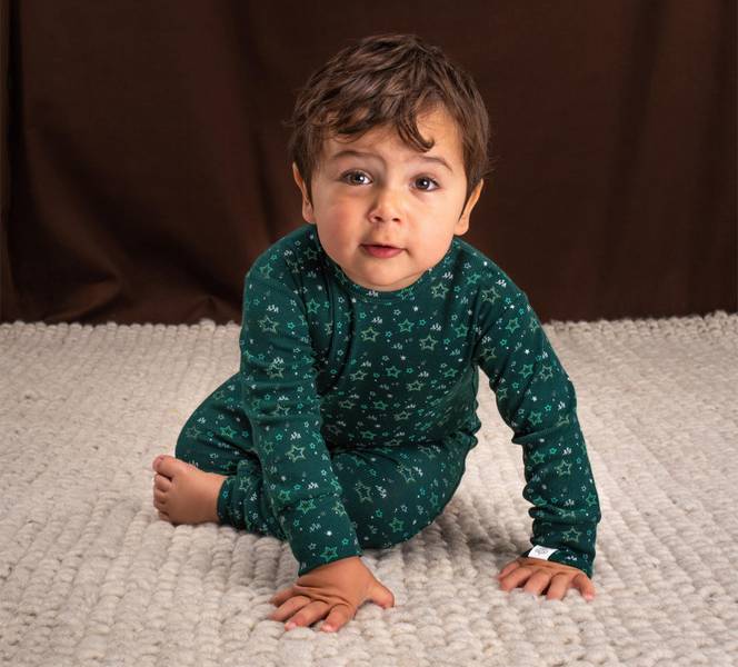 Gullkorn design, Stine Sofie baby pysjamas dyp gr&oslash;nn