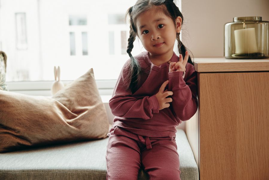 Gullkorn design,  Villvette ullgenser mørk rosa